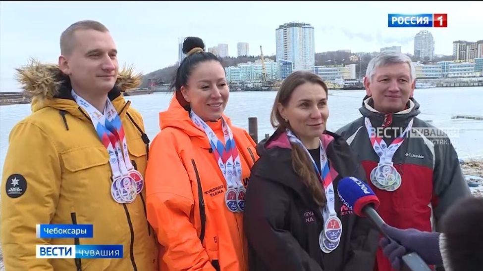 Спортсмены Чувашии вернулись с соревнований по зимнему плаванию