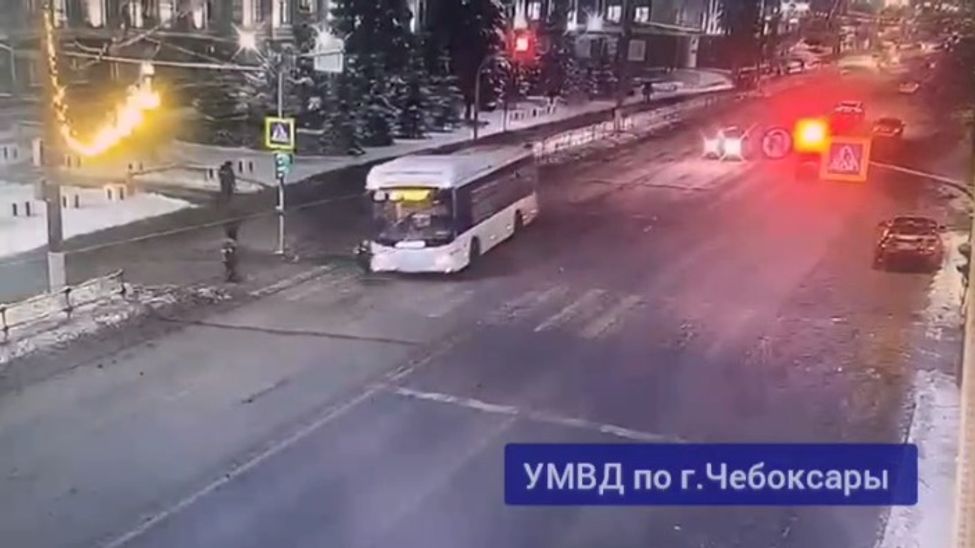 В Чебоксарах автобус сбил 8-летнего мальчика на пешеходном переходе