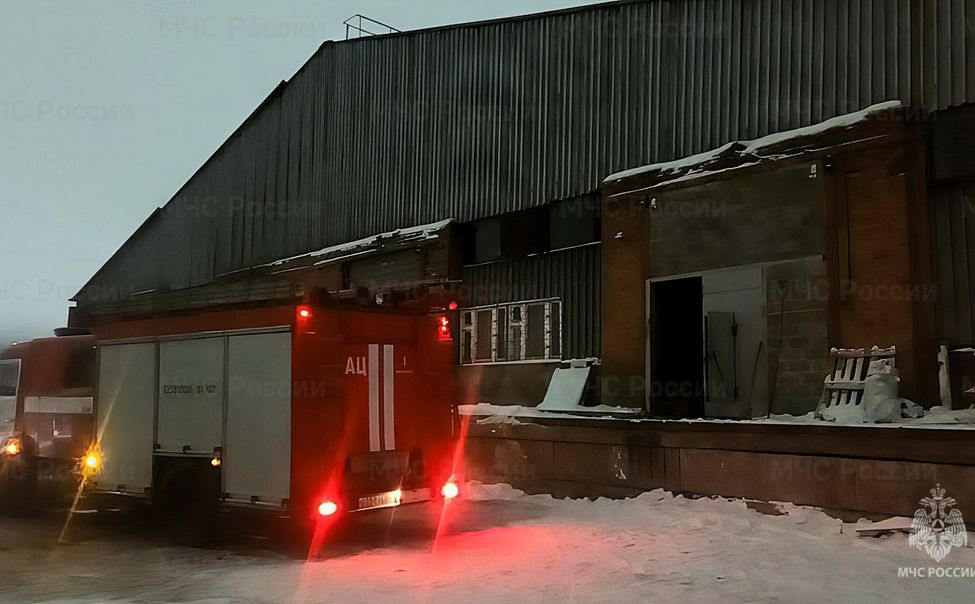 В Чебоксарах горела фабрика по производству фасадных панелей