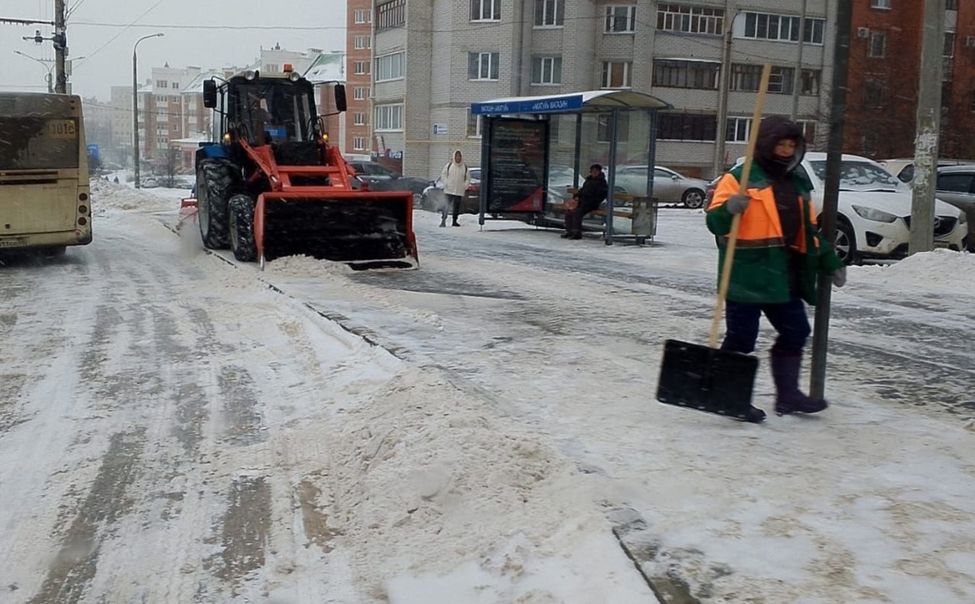 За ночь в Чебоксарах использовано 616 тонн противогололедных материалов