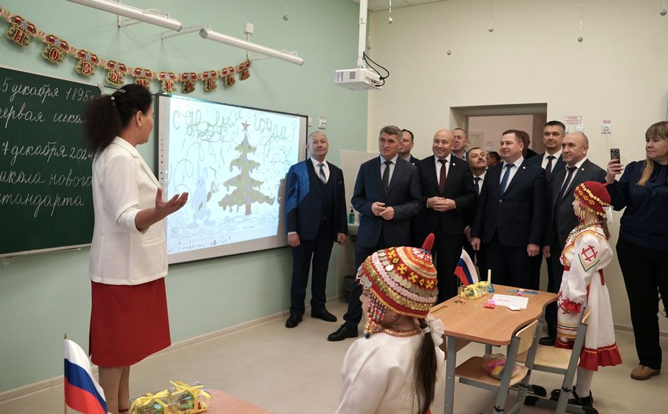 Глава Чувашии ознакомился с работой начальной школы – детского сада в Бахтигильдино 