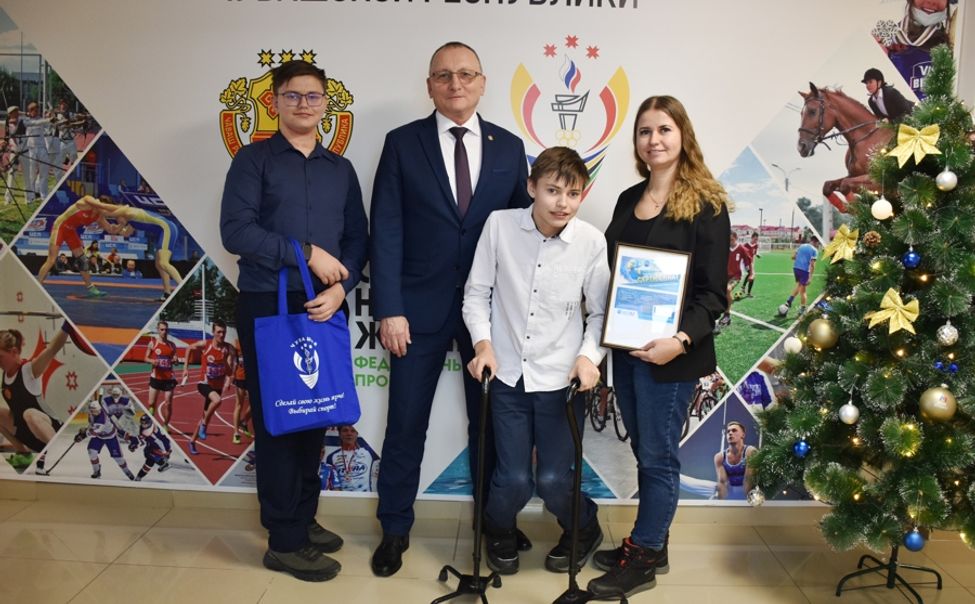 «Елка желаний» исполнила мечту двух братьев из Чувашии