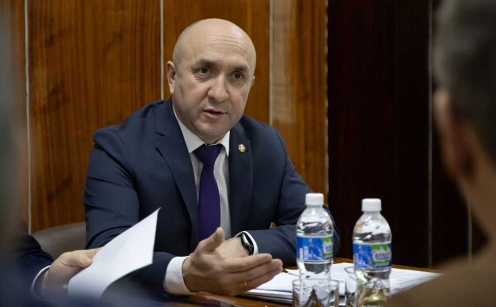 Сергей Артамонов призвал округа Чувашии активнее бороться с борщевиком 