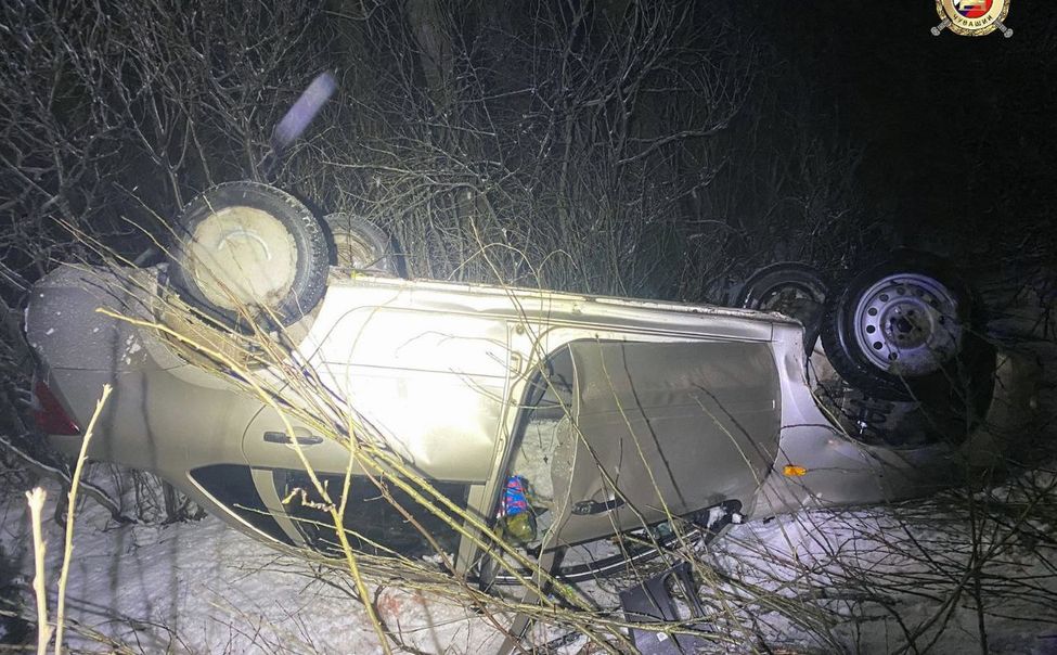 В Чебоксарском округе пьяный водитель съехал в кювет. 1 человек погиб