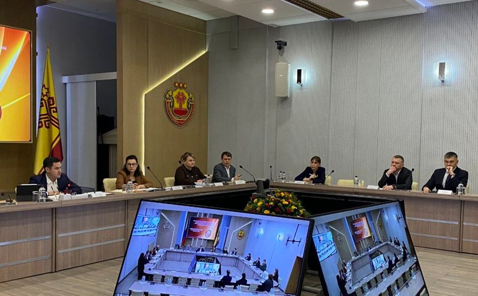 В Чувашии предложили запретить выкладывать алкоголь и энергетики в прикассовой зоне магазинов