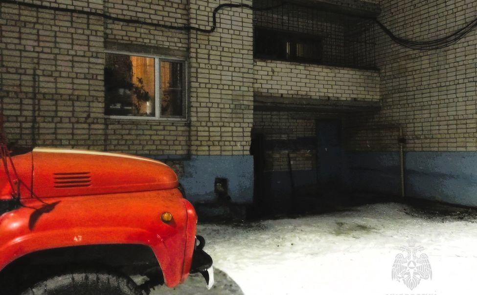 В чебоксарской многоэтажке из-за непотушенной сигареты загорелся мусоропровод