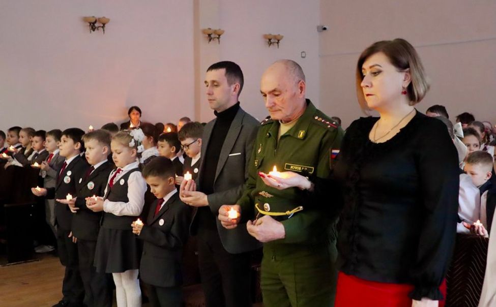 В Алатыре зажгли свечи в память пионеров-героев Великой Отечественной войны   