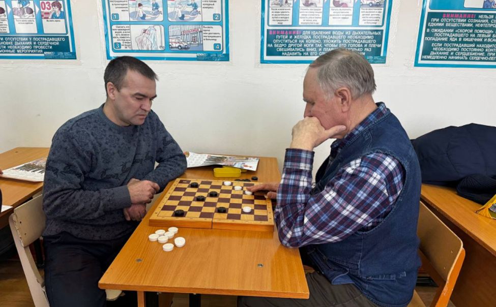 В Чувашии прошел турнир по шашкам среди сотрудников и ветеранов органов внутренних дел