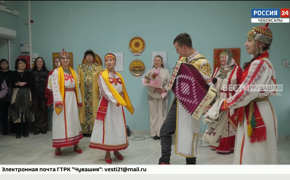 В музее чувашской вышивки открылась выставка "Солнечная Чувашия"