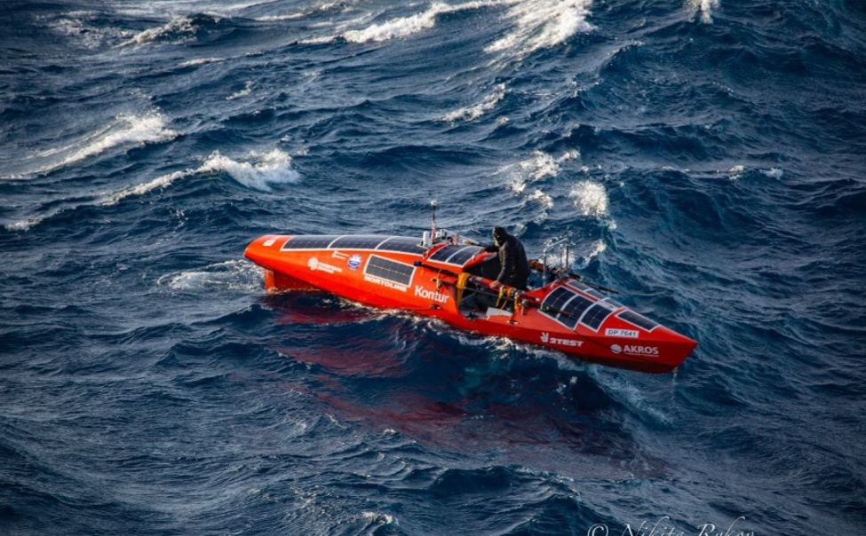 Российский путешественник преодолевает южные моря на лодке с солнечными панелями из Чувашии