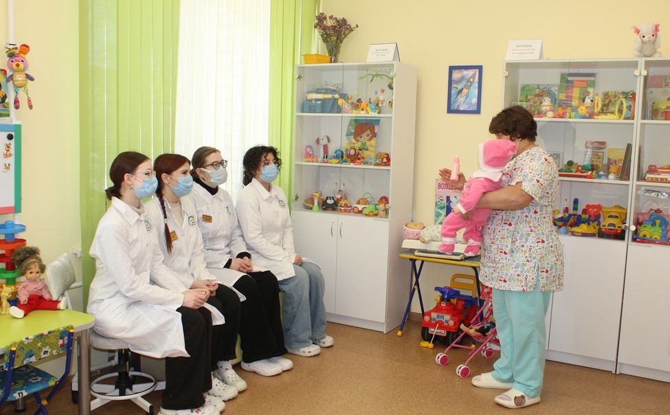 На практику в медцентр Новочебоксарска прибыли более 70 студентов-медиков