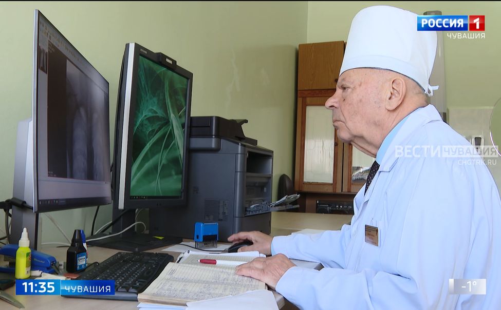 В свои 90 лет заслуженный врач Чувашии Иосиф Марголис продолжает помогать жителям республики