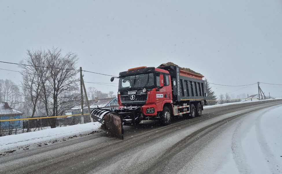 В Чувашии в расчистке трасс от снега задействовано 35 единиц техники