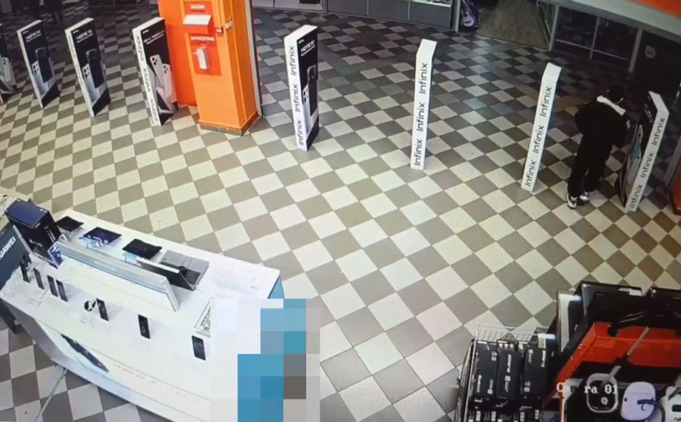15-летний подросток из Башкирии украл два компьютера из чебоксарских магазинов