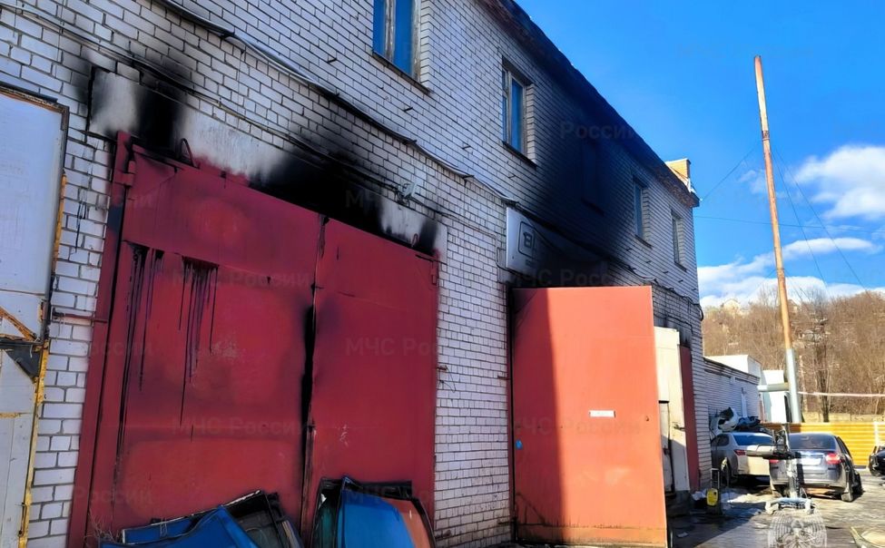 В Чебоксарах горел автосервис