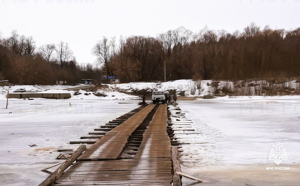 В Чувашии закрыта ледовая переправа через Суру