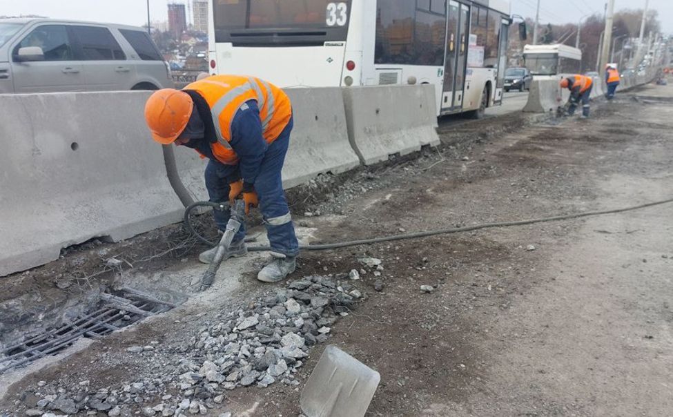 В Чебоксарах продолжается капитальный ремонт Гагаринского моста