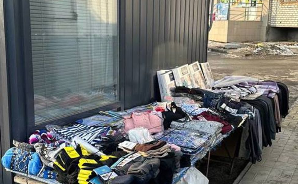 В Чебоксарах конфисковали товар у нелегального уличного торговца