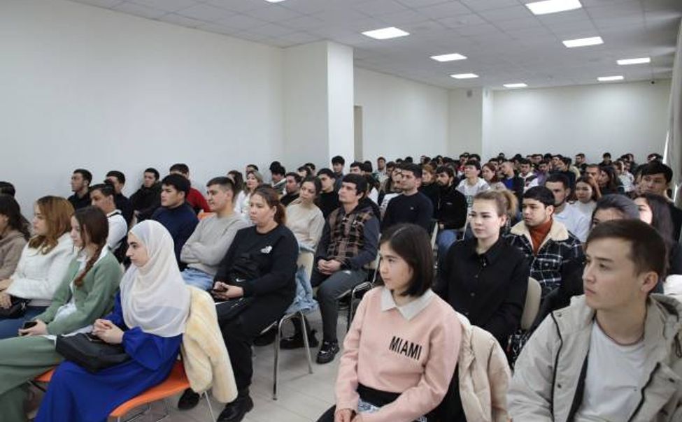 В Чувашии полицейские напомнили студентам-иностранцам требования российского законодательства