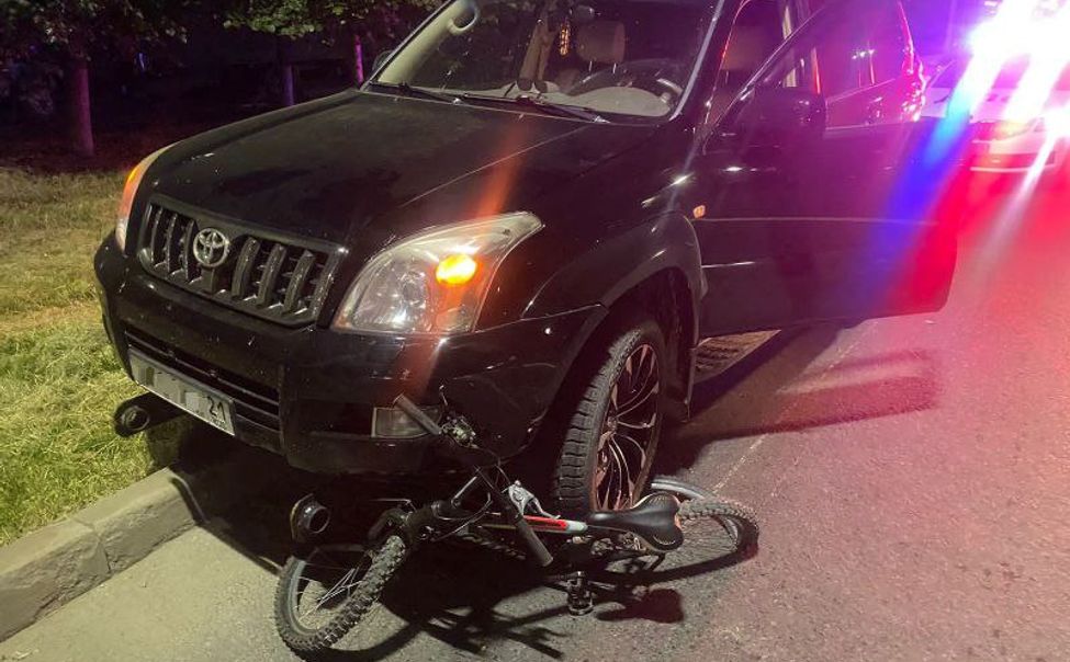 В Чебоксарах прекращено уголовное дело в отношении водителя, покалечившего велосипедистку