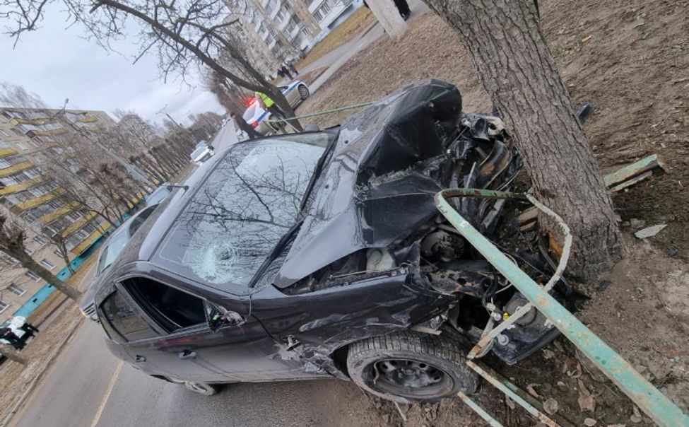 В Чебоксарах автоледи попала в ДТП