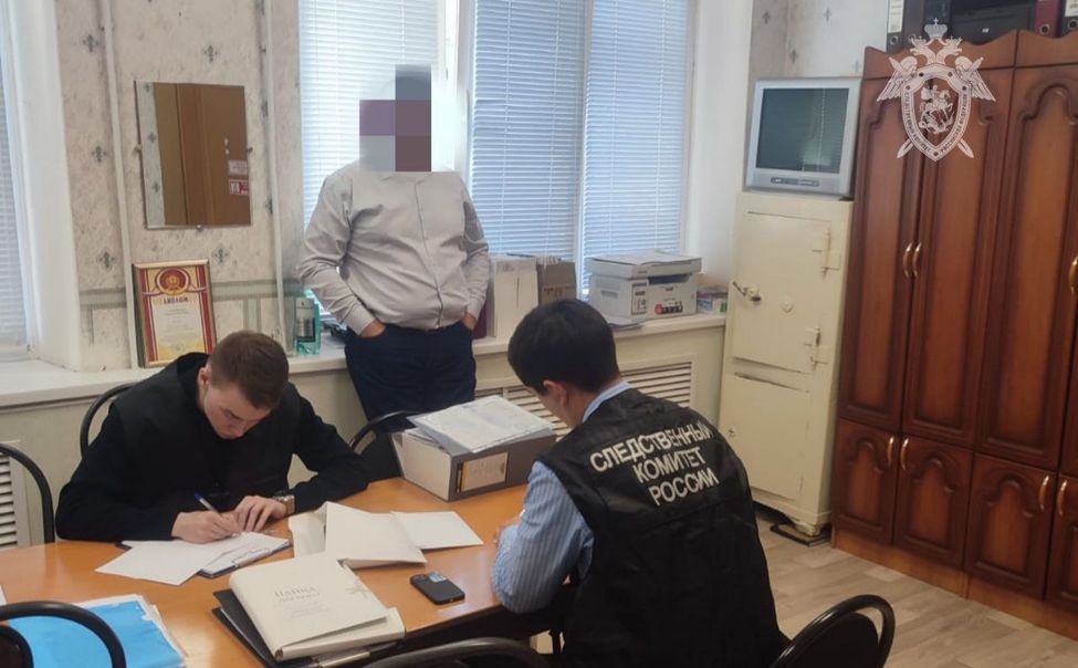 В Новочебоксарске силовики взяли чиновника администрации при получении взятки