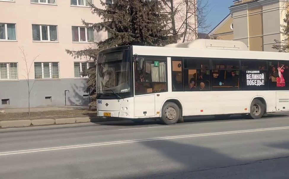 Чебоксарские автобусы украшают к 80-летию Великой Победы