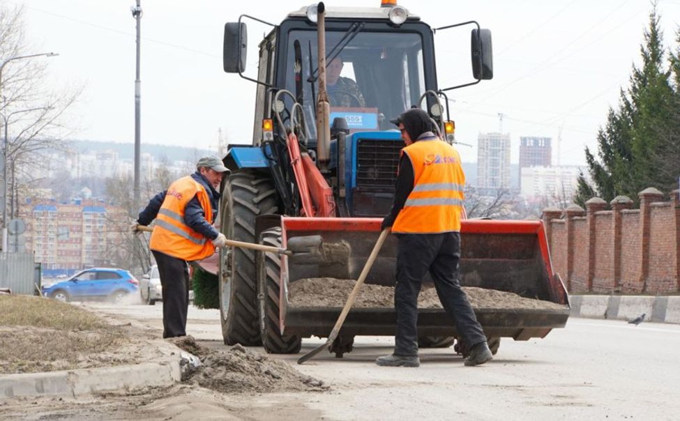 С чебоксарских дорог за сутки вывезено 690 тонн смета