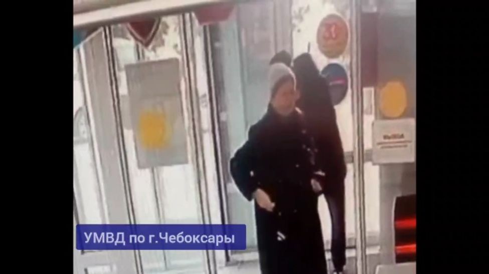 В Чебоксарах женщина украла из магазина терминал