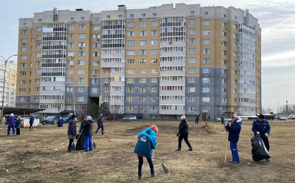 В Чебоксарах субботники прошли на 20-ти городских территориях