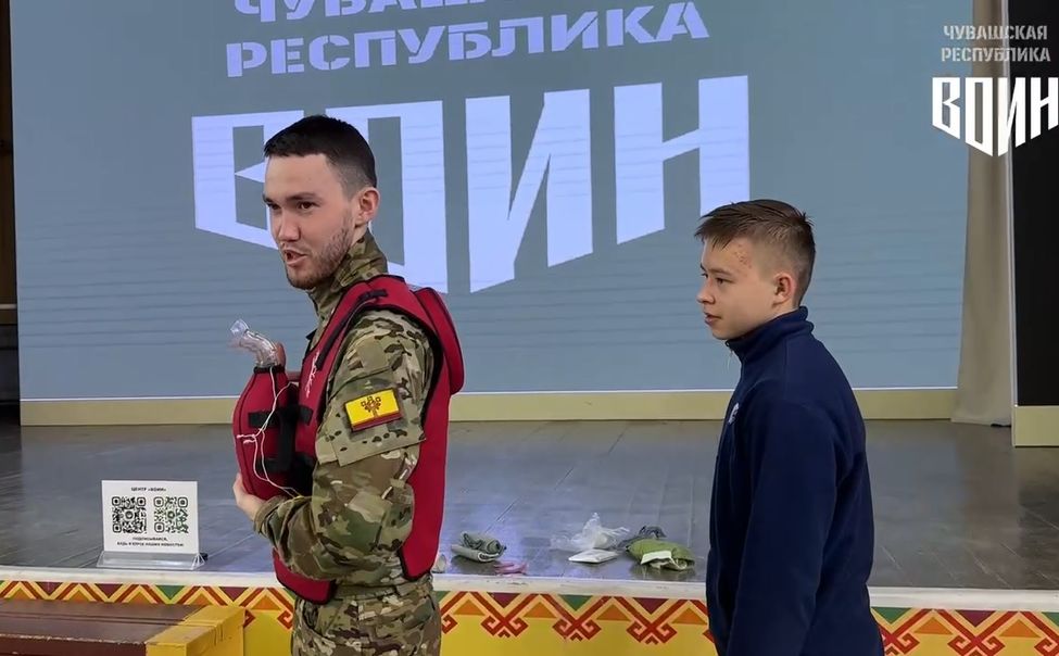 Эксперты Центра "ВОИН" проинструктировали ребят в Губернаторском лагере