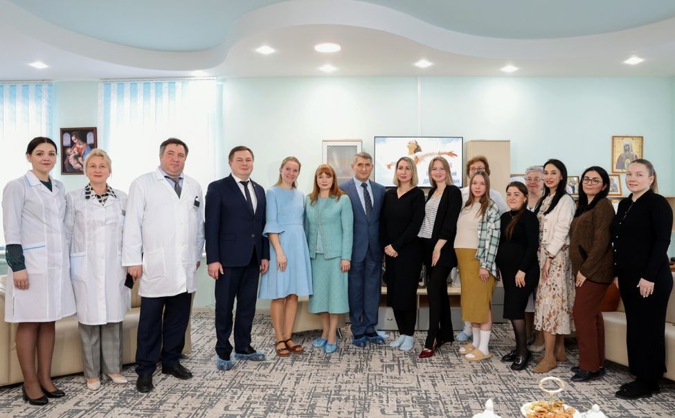 Олег Николаев встретился с будущими мамами 