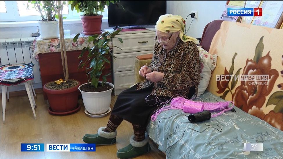 Вӑрҫӑ ҫулӗсенче республикӑри 1200 хӗрарӑм трактористра тӑрӑшнӑ