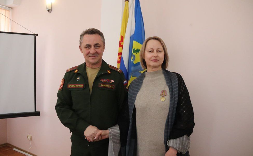 В Новочебоксарске активистов наградили за поддержку участников СВО и их семей