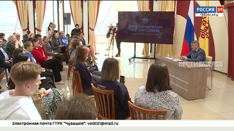 Олег Николаев в ходе пресс-конференции ответил на более чем 30 вопросов