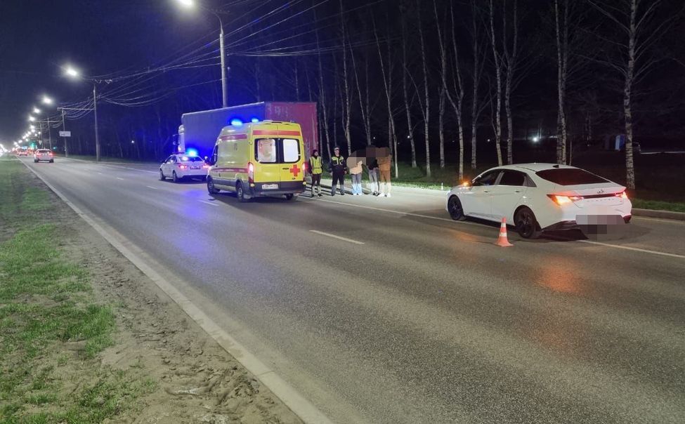 В Чебоксарах женщина попала под колеса авто