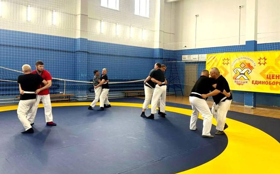 В Чувашии стартовали занятия федерального проекта «Единоборства для старшего поколения»