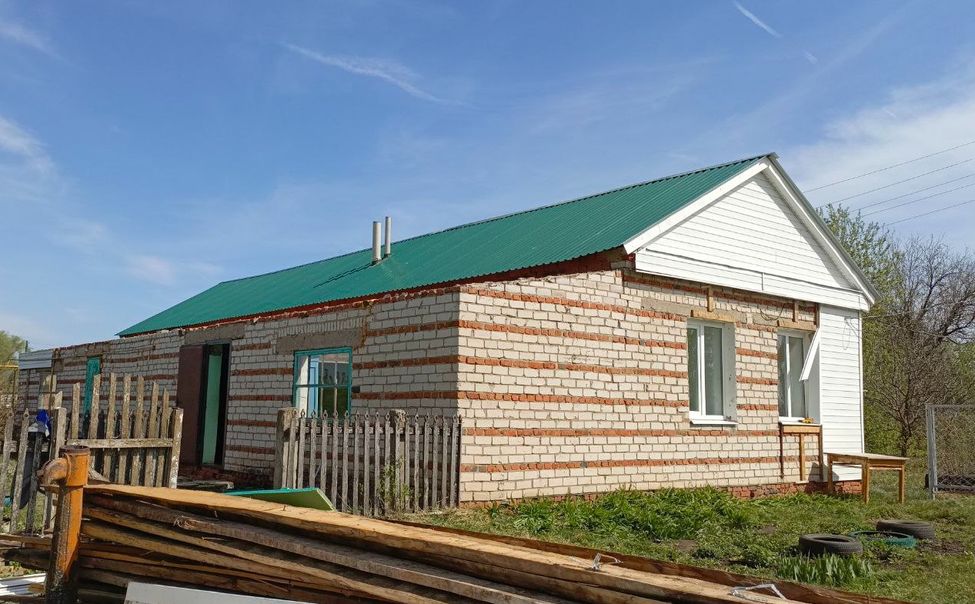 В двух деревнях Вурнарского округа начался ремонт фельдшерских пунктов