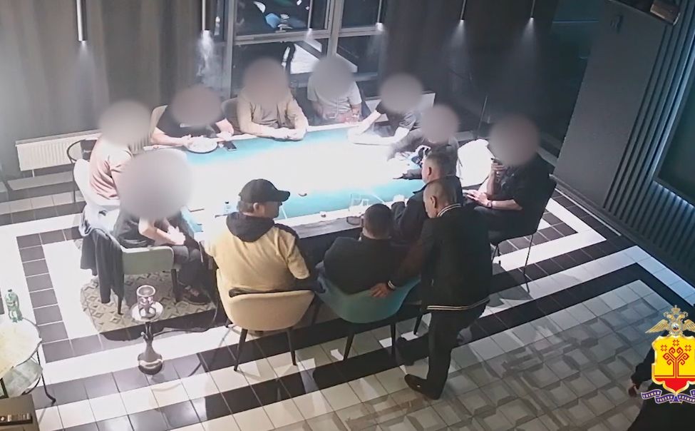 В Чувашии сотрудники полиции пресекли деятельность незаконного покерного клуба