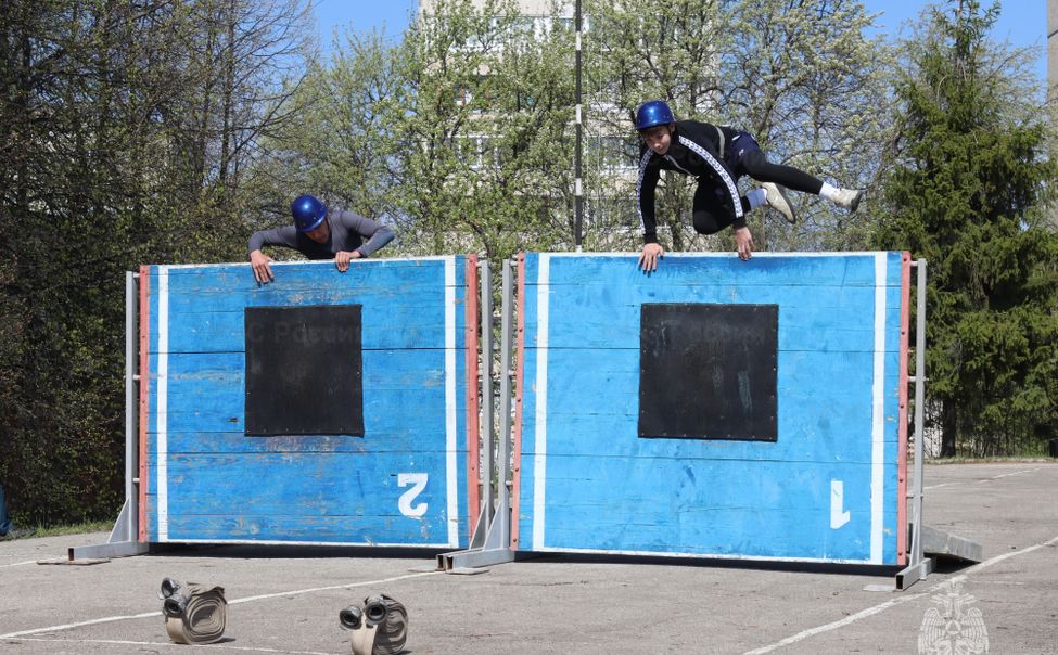 В Чебоксарах стартовали региональные соревнования по пожарно-спасательному спорту