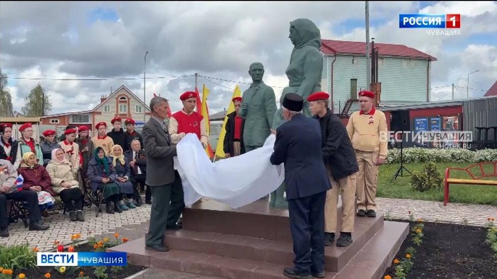 В Батыревском округе открыли памятник Детям войны