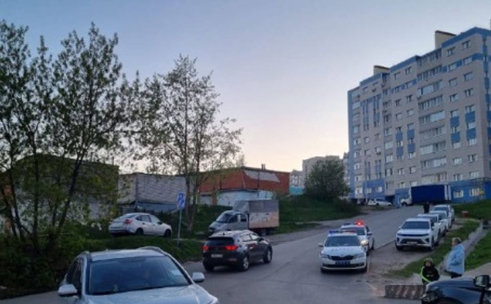 В Чебоксарах под колеса автомобиля попал школьник