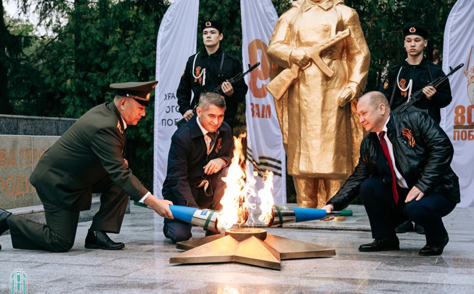 В Кугесях у мемориала Неизвестного солдата был зажжен Вечный огонь