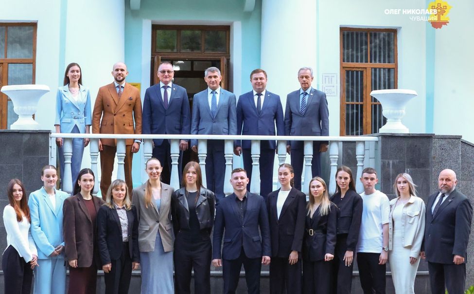 Олег Николаев поздравил баскетбольный клуб «ЧГУ-Атланта» с 10-летием