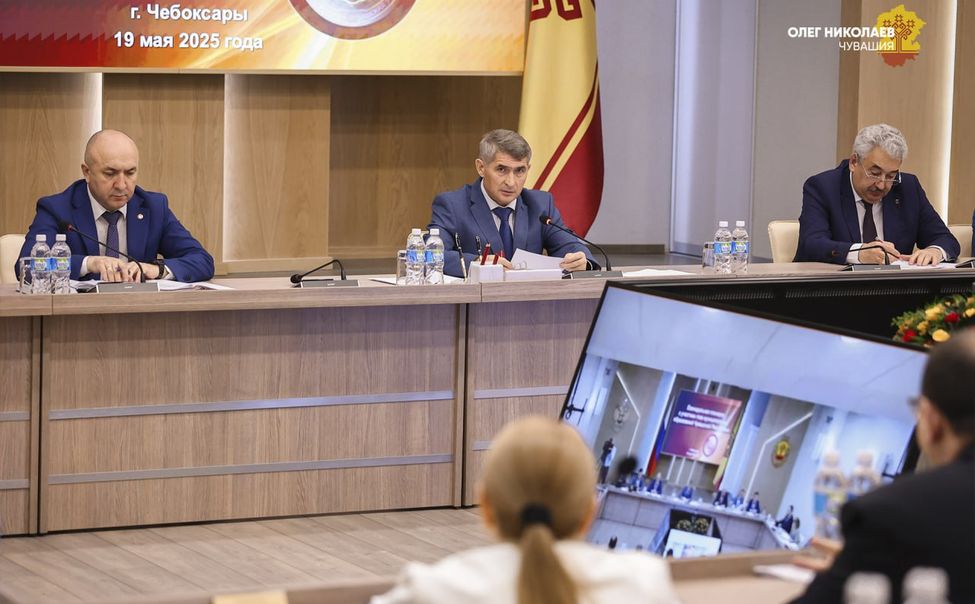 Олег Николаев раскритиковал нерасторопность муниципалитетов при формировании реестра мест накопления ТКО