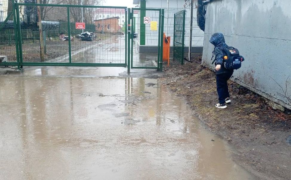 Прокуратура потребовала ликвидировать подтопления у школы в Канаше