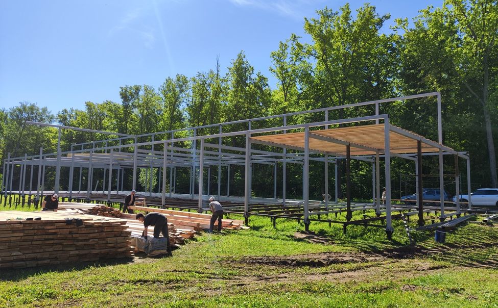 В «Лесной сказке» строят два новых быстровозводимых корпуса