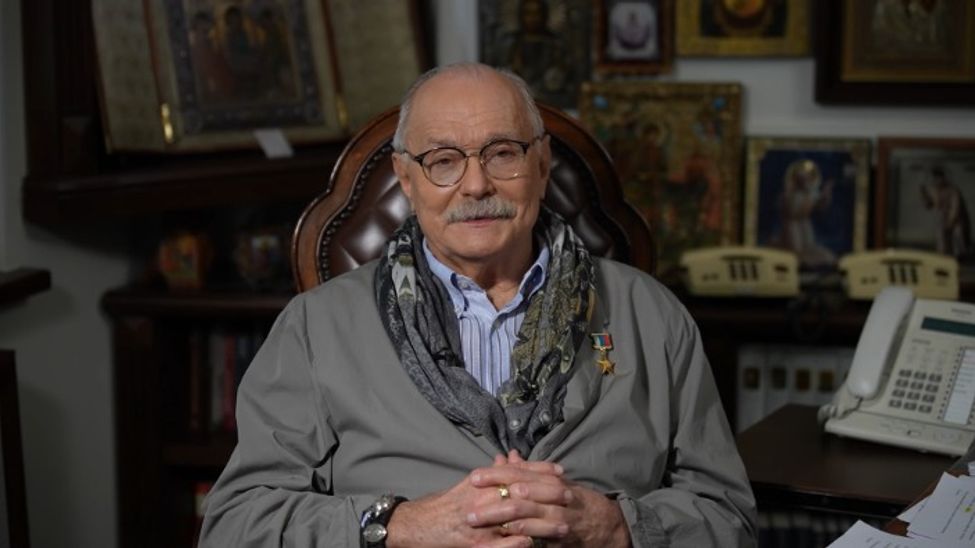 Никита Михалков поздравил жителей Чувашии с открытием Музея вышитой карты России