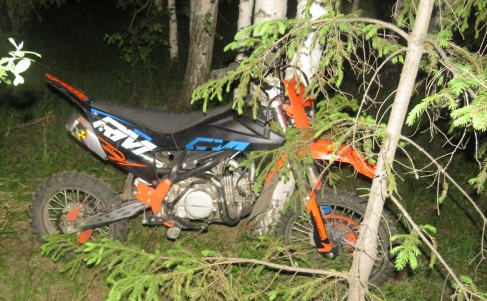 В Моргаушском округе подростки украли питбайк, не смогли его завести и бросили в лесопосадке