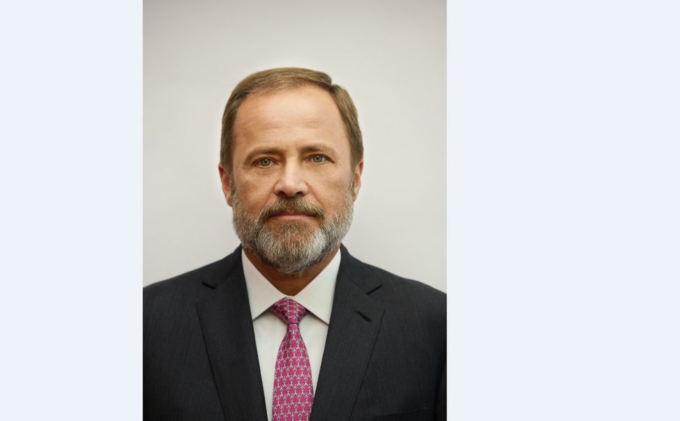 Игорь Комаров поздравил жителей Чувашии с Днём России